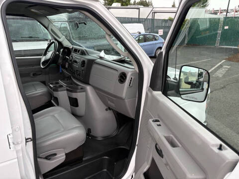 2013 Ford E-Series E-350 SD