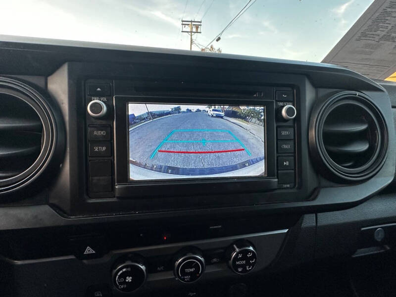 2017 Toyota Tacoma SR