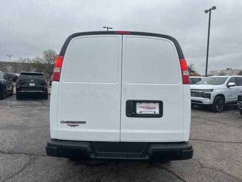 2025 Chevrolet Express 2500