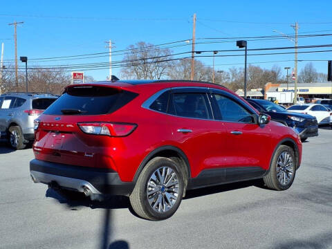 2022 Ford Escape Titanium
