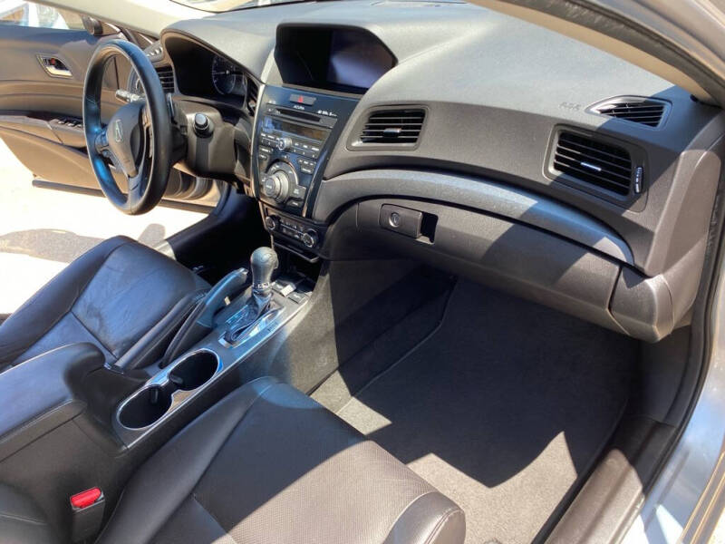 2013 Acura ILX 2.0L w/Tech