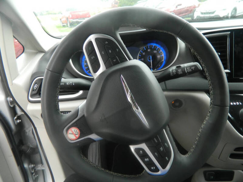 2024 Chrysler Pacifica Touring L