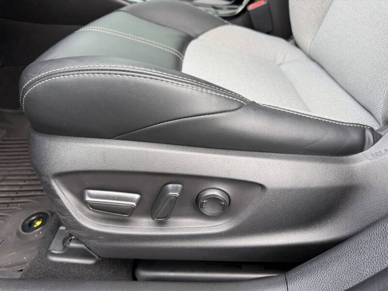 2025 Toyota Corolla Hatchback XSE