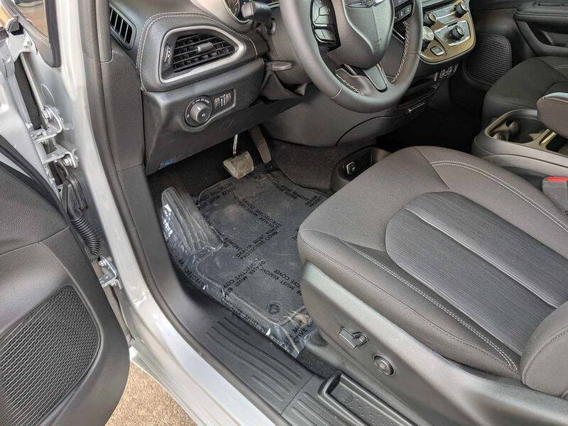 2024 Chrysler Pacifica Touring