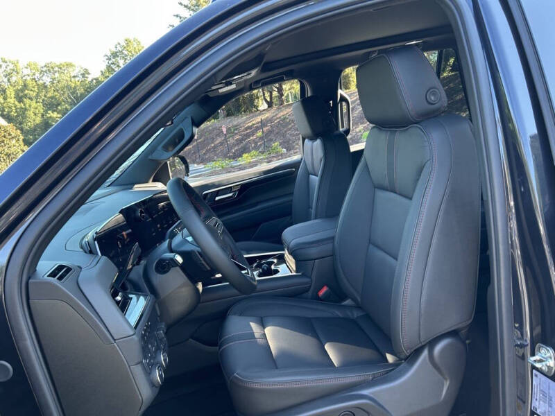 2025 Chevrolet Tahoe RST