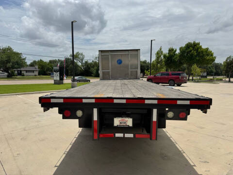 2017 Freightliner M2 106