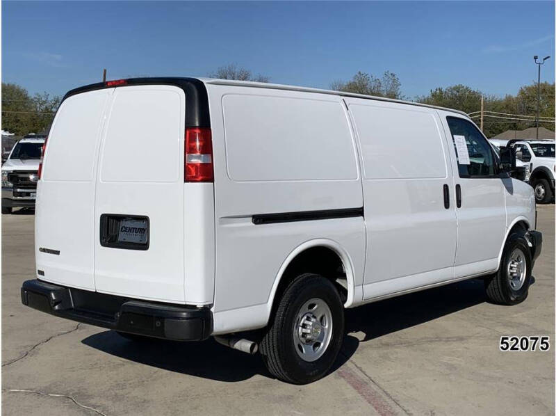 2022 Chevrolet Express 2500