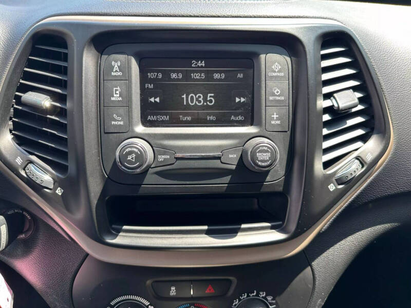 2015 Jeep Cherokee Sport