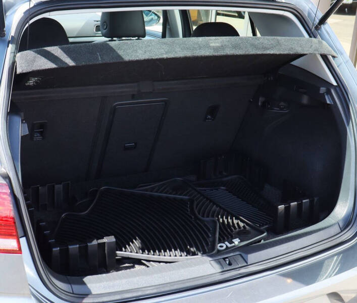 2018 Volkswagen Golf TSI SE