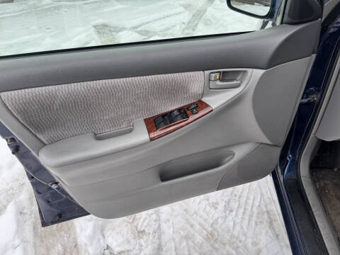 2005 Toyota Corolla LE