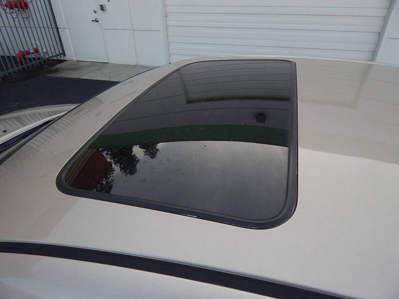 2004 Toyota Camry SE V6