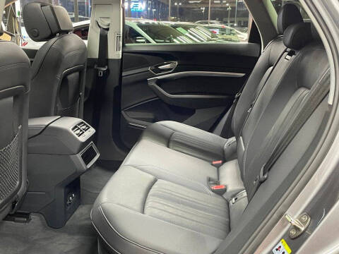 2021 Audi e-tron quattro Premium Plus