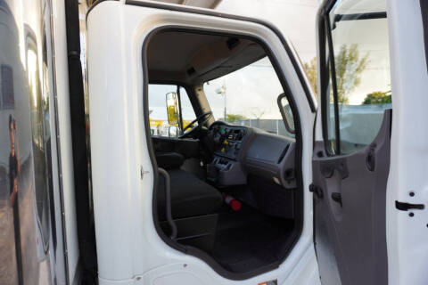 2018 Freightliner M2 106