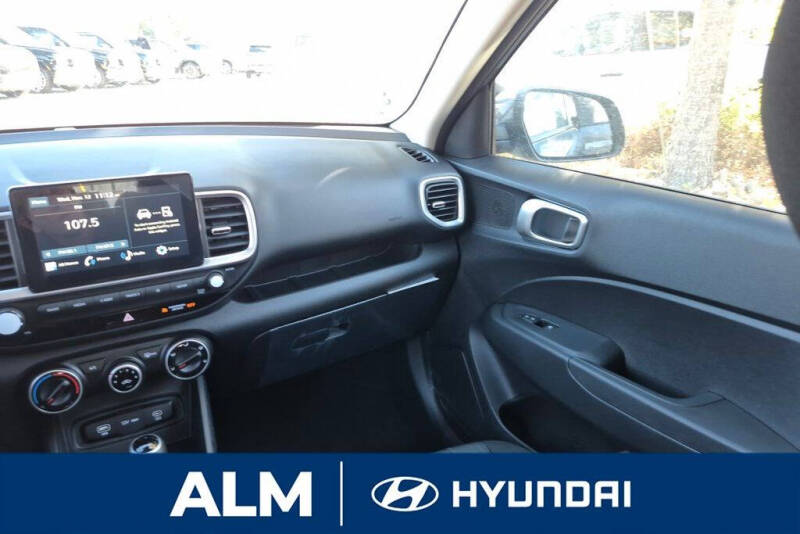 2026 Hyundai Venue SE