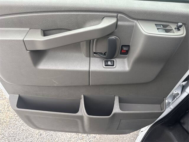 2023 GMC Savana 2500