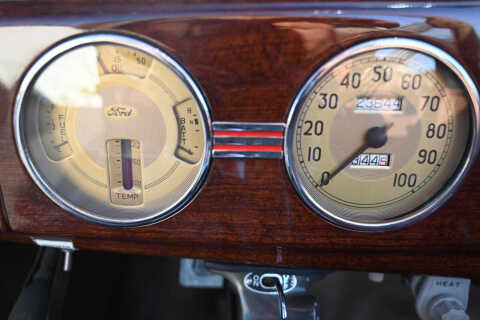 1939 Ford Deluxe