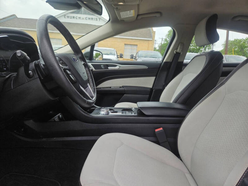 2019 Ford Fusion SE