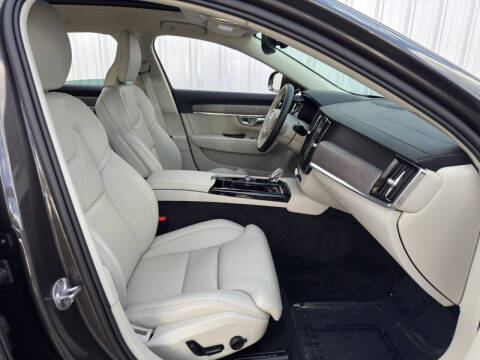 2024 Volvo S90 Recharge T8 Ultimate