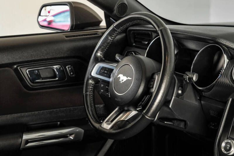 2017 Ford Mustang V6