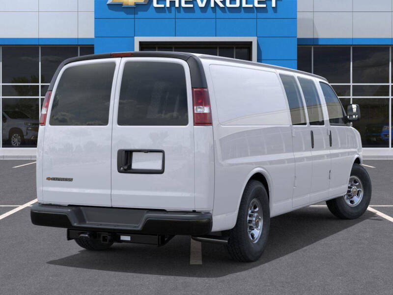 2025 Chevrolet Express 2500