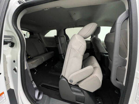 2024 Toyota Sienna LE 8-Passenger