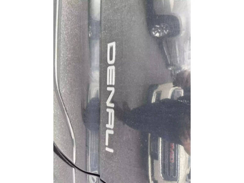 2002 GMC Yukon Denali