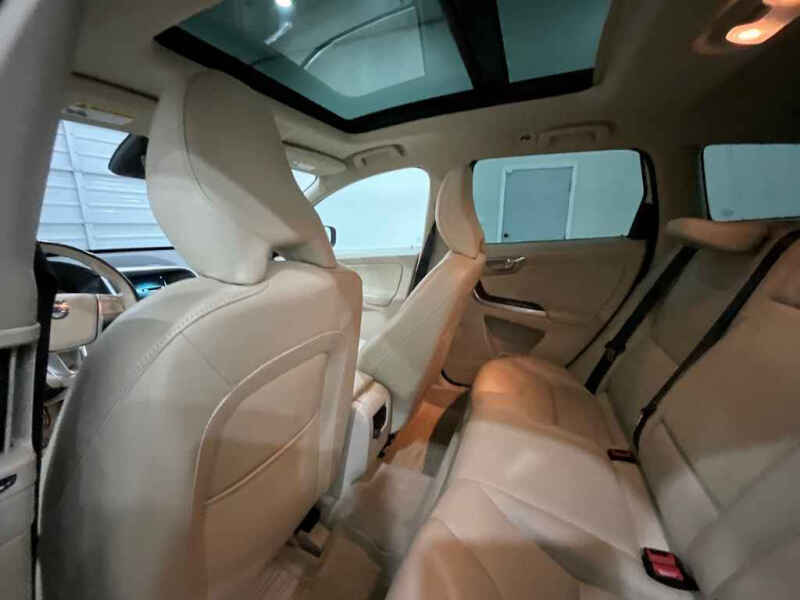 2016 Volvo XC60 T5 Platinum