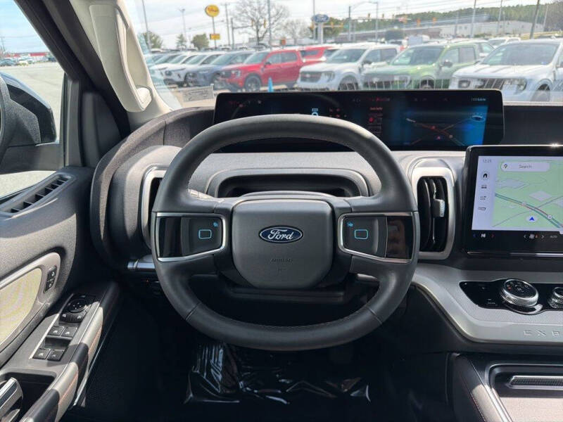 2025 Ford Expedition Active