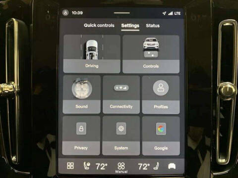 2025 Volvo XC40 B5 Plus Bright Theme