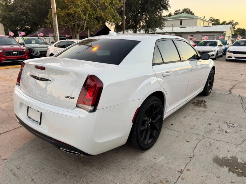 2023 Chrysler 300 Touring