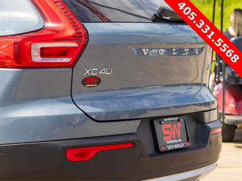 2023 Volvo XC40 B5 Plus Bright Theme