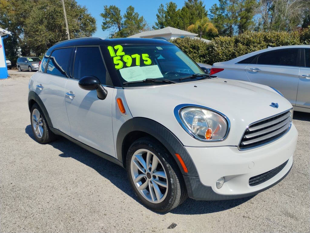 Off white 2012 MINI Cooper Countryman Base Base 4dr Crossover 1