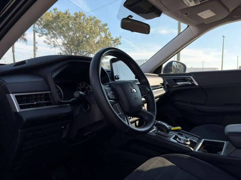 2024 Mitsubishi Outlander