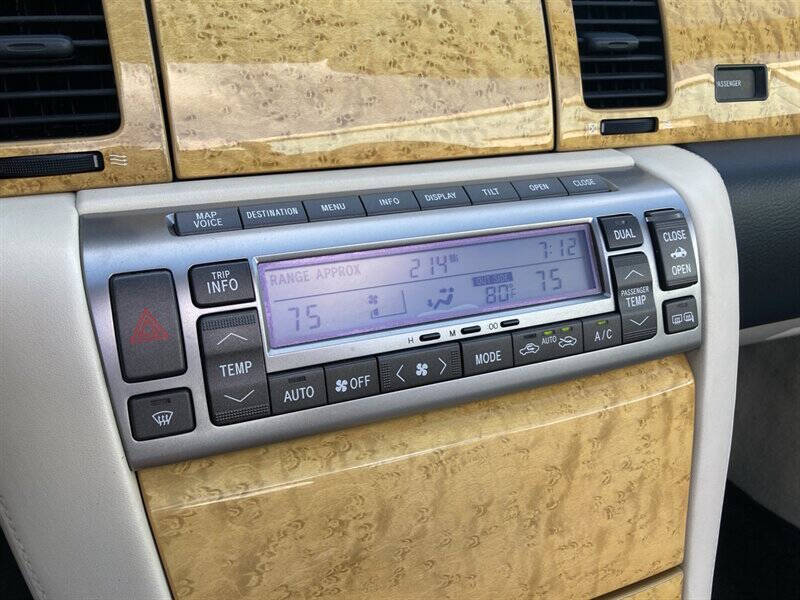 2004 Lexus SC 430