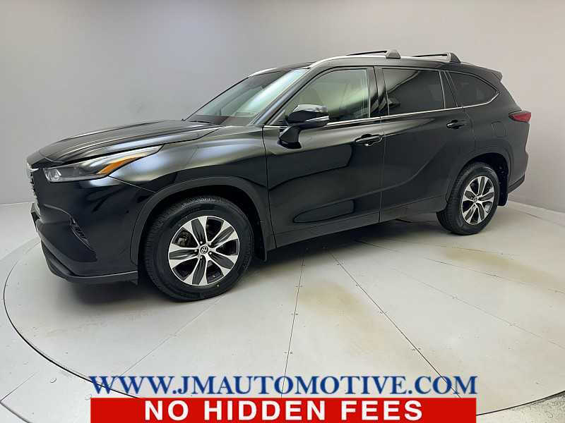 2021 Toyota Highlander XLE's photo