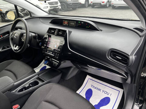 2022 Toyota Prius LE