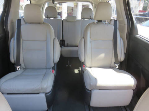 2016 Toyota Sienna Limited 7-Passenger