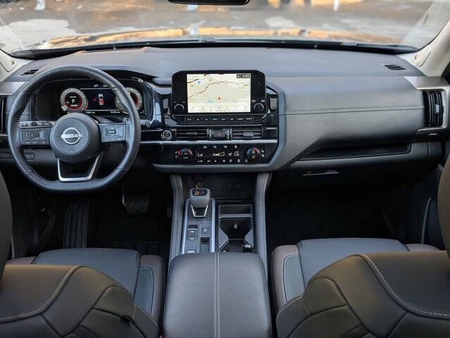 2024 Nissan Pathfinder Platinum