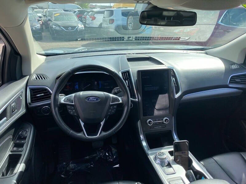 2021 Ford Edge Titanium