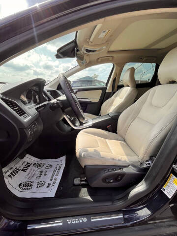 2016 Volvo XC60 T5 Drive-E Premier