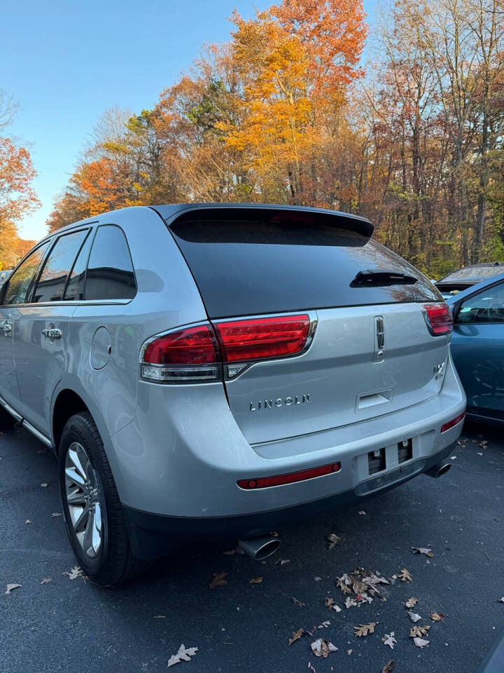 2015 Lincoln MKX Base photo 3