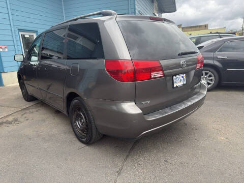 2005 Toyota Sienna CE 7 Passenger