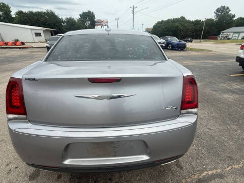 2016 Chrysler 300