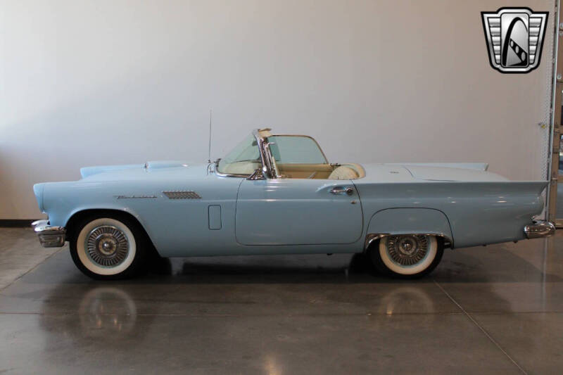 1957 Ford Thunderbird