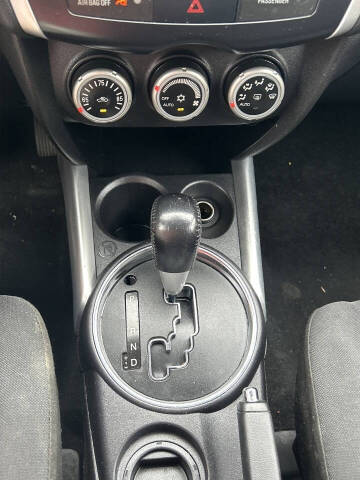 2011 Mitsubishi Outlander Sport SE