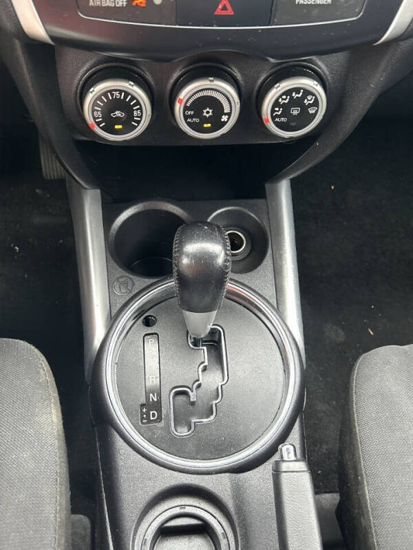 2011 Mitsubishi Outlander Sport SE