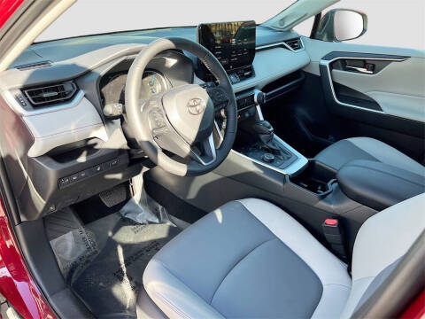 2025 Toyota RAV4 Hybrid XLE Premium