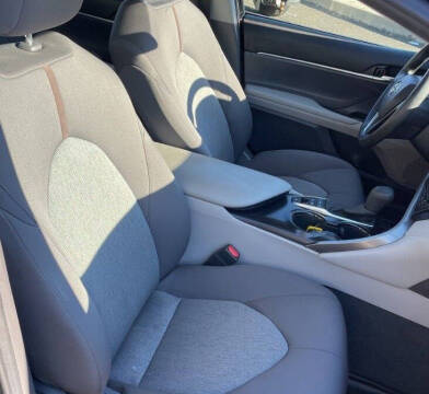 2020 Toyota Camry Hybrid LE