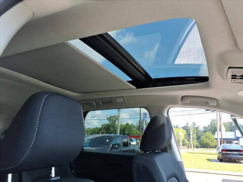 2023 Nissan Pathfinder SV