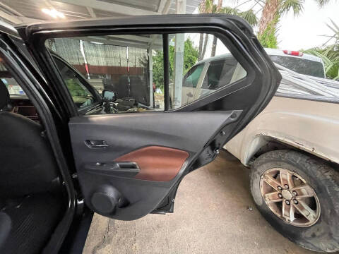 2019 Nissan Kicks SR
